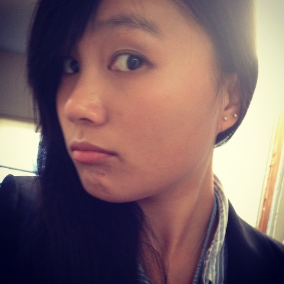 Poshmark profile picture for @anecdote